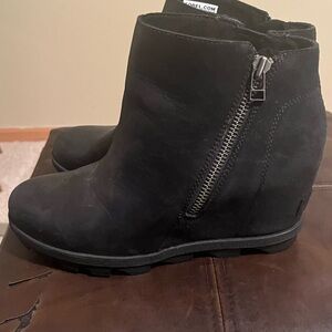 Sorel Black Wedge Ankle Booties with Zipper